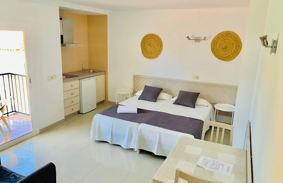 Hotel LLITERAS-1
